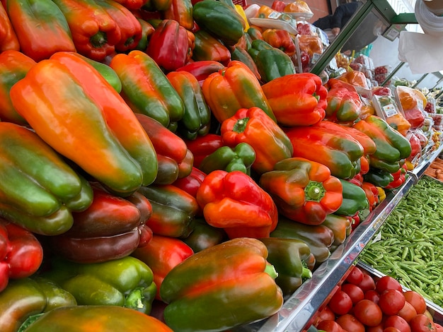 Agriculture de poivrons frais sur le marché