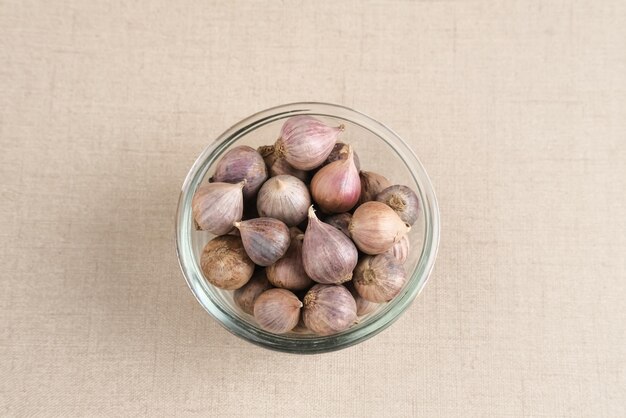 Ail trèfle simple ou ail perlé ou ail solo Bawang putih tunggal variété d'Allium sativum