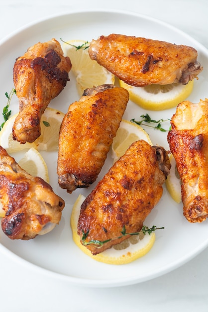 Ailes de poulet poêlées au citron et au thym