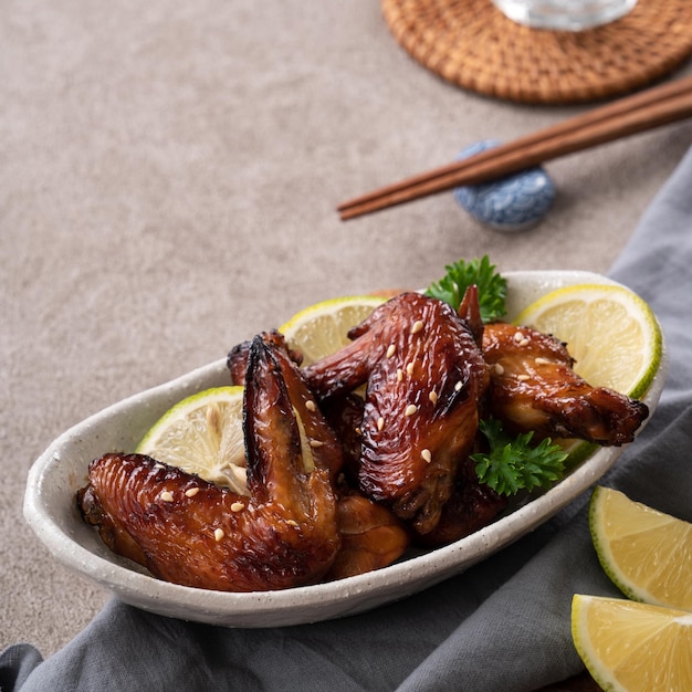 Ailes de poulet rôties sauce teriyaki sucrée