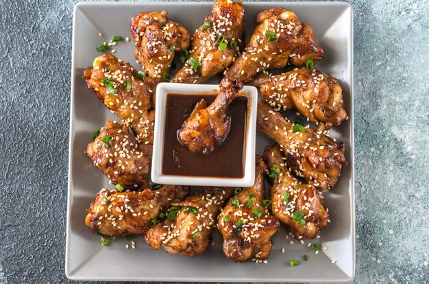 Ailes de poulet teriyaki avec sauce barbecue