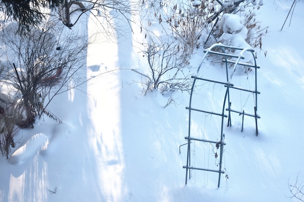 Aire de jeux pour enfants en hiver