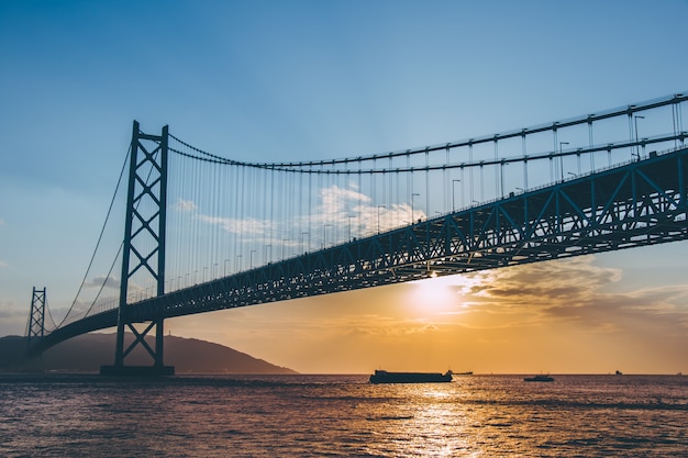 Akashi Kaikyo Bridge Mer intérieure de Seto à Kobe au Japon