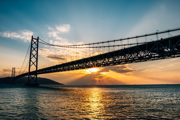 Akashi Kaikyo Bridge Mer intérieure de Seto à Kobe au Japon