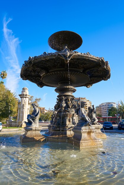 Alameda Albereda fontaine de 1878 à Valence