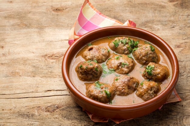 Albondigas fait maison avec sauce espagnole