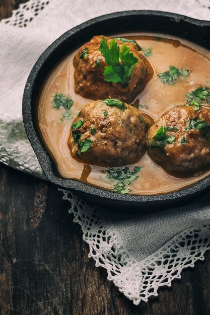 Albondigas fait maison avec sauce espagnole