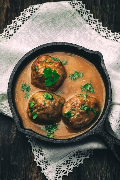 Albondigas fait maison avec sauce espagnole