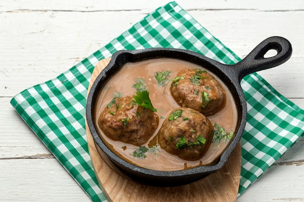 Albondigas fait maison avec sauce espagnole