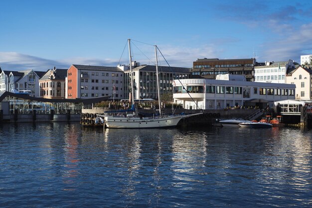 Alesund la ville portuaire de Norvège