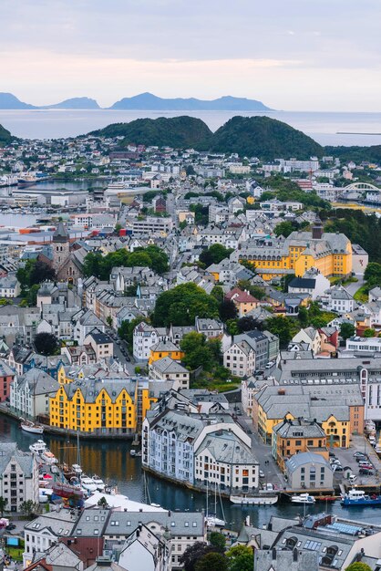 Alesund la ville portuaire de Norvège