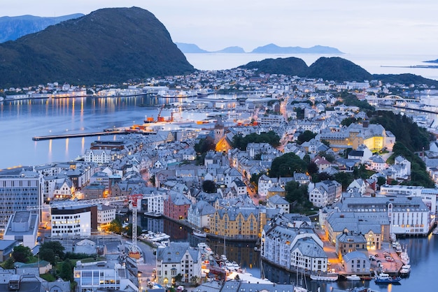 Alesund la ville touristique de Norvège