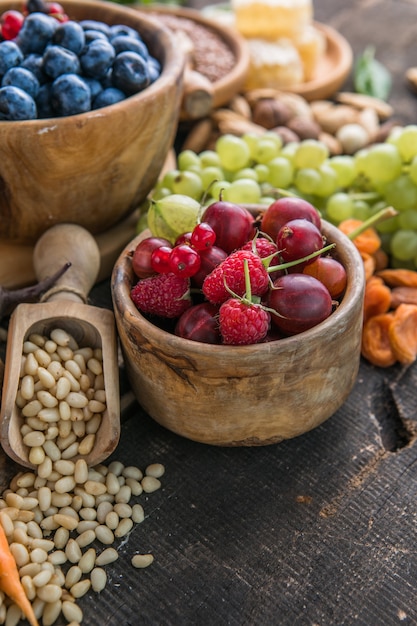 Aliments sains comme source de vitamine PP, de fibres alimentaires et d'autres minéraux naturels