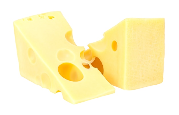 Allongé deux morceaux triangulaires de fromage maasdam isolated on white