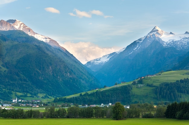 Alpes montagnes vue d'été tranquille, Autriche.