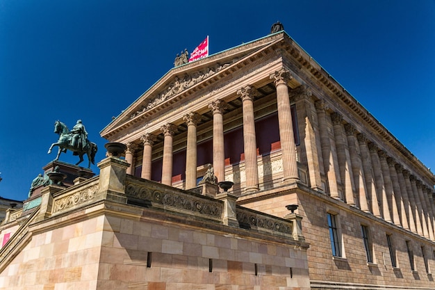 Alte Nationalgalerie sur Museumsinsel à Berlin Allemagne