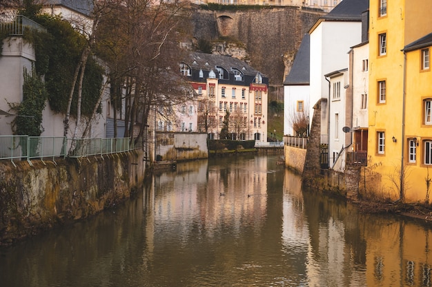 Alzette, la rivière traversant la vieille ville de Luxembourg