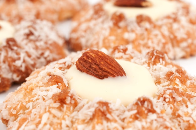 Amandes dans des biscuits sucrés et friables