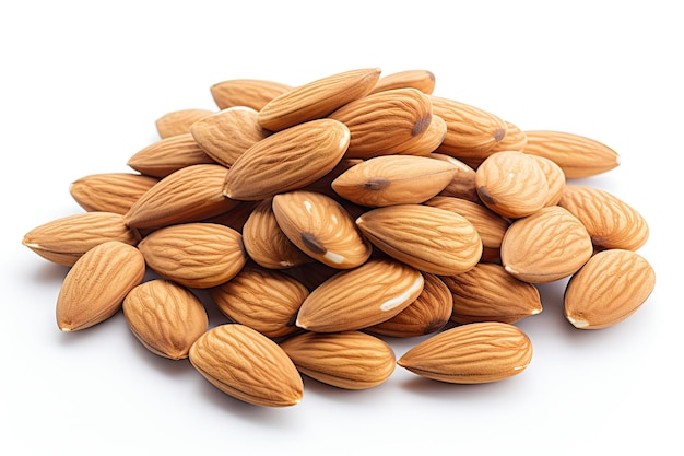 Amandes isolées sur fond blanc