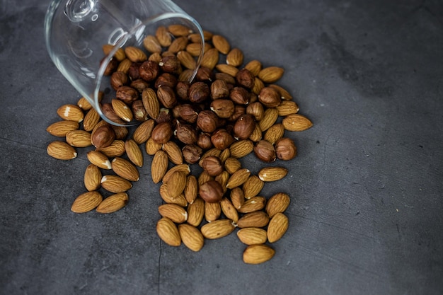 Amandes et noisettes