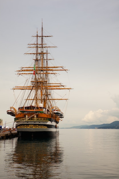 Photo amerigo vespucci est un grand voilier de la marine italienne