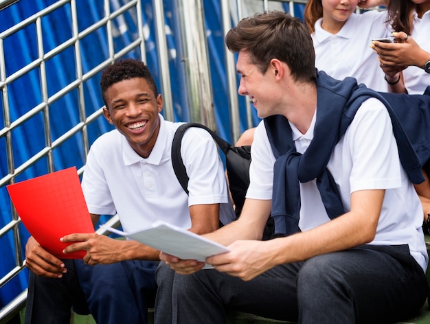 Ami étudiant bonheur université concept divers