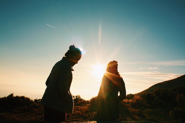 Des amies contre le ciel