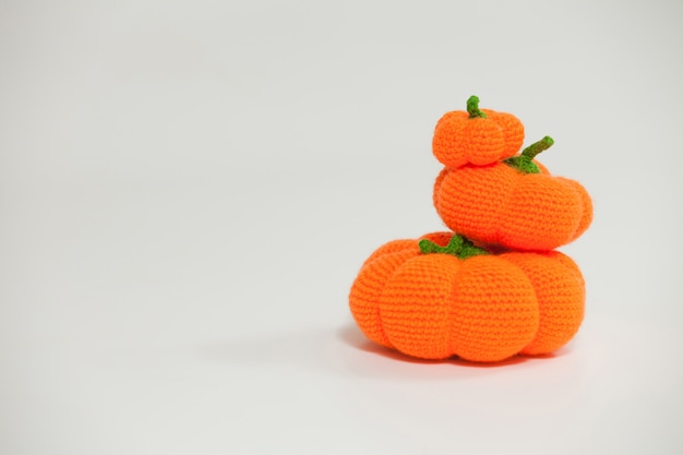 Amigurumi tricoté citrouilles et chauves-souris pour Halloween