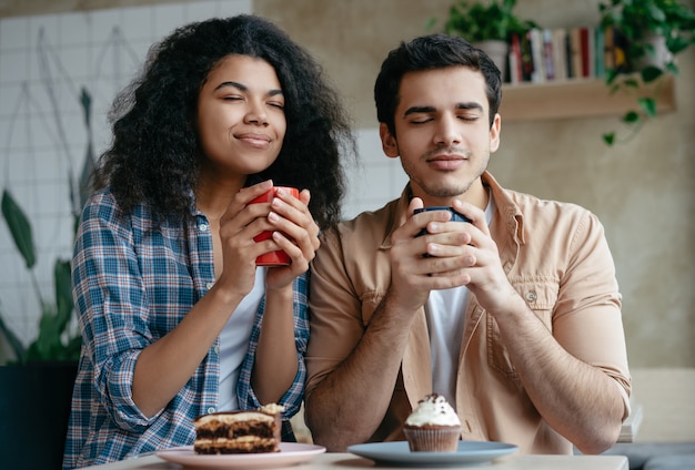 amis, boire du café ensemble