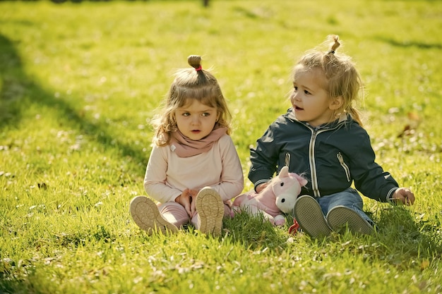 Amitié d'amis d'enfants