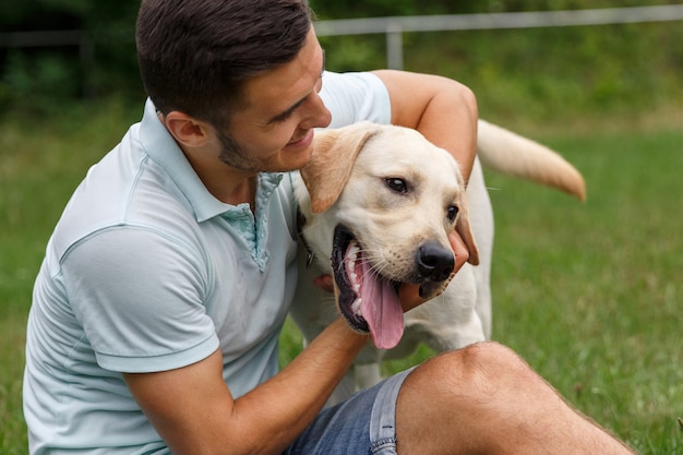 Amitié de l'homme et du chien.