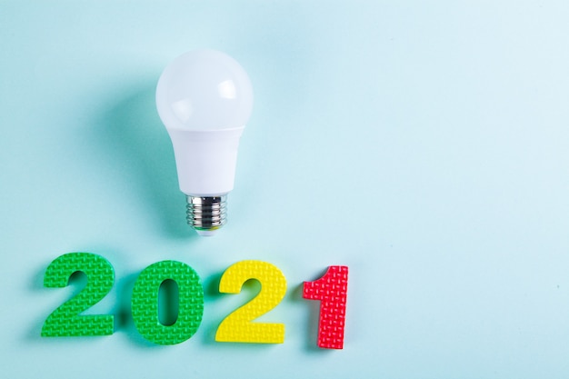 Ampoule et numéro 2021