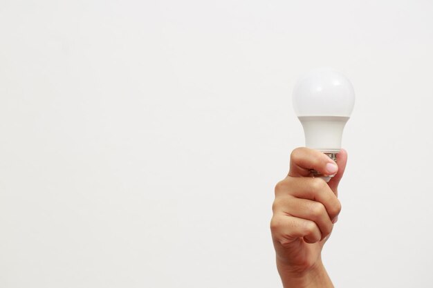 Les ampoules LED peuvent vous faire économiser presque le double de votre facture d'électricité