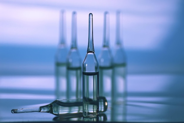 Ampoules médicales isolées