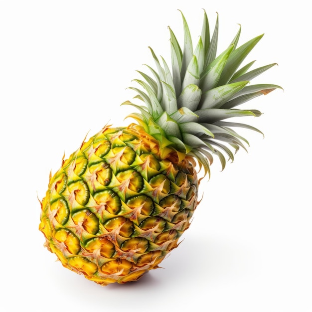 Ananas frais sur fond blanc