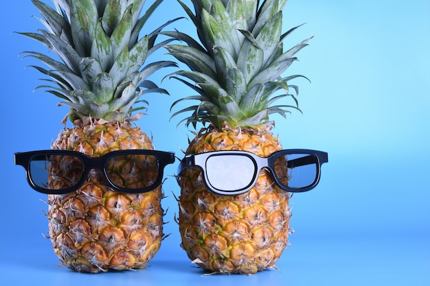Ananas en gros plan lunettes de soleil et Heardods
