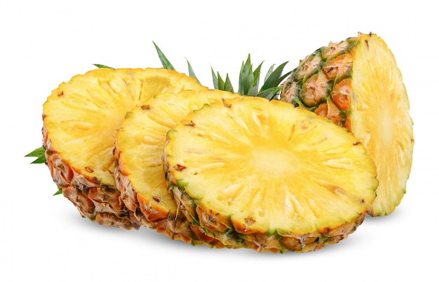 Ananas isolé sur blanc avec un tracé de détourage