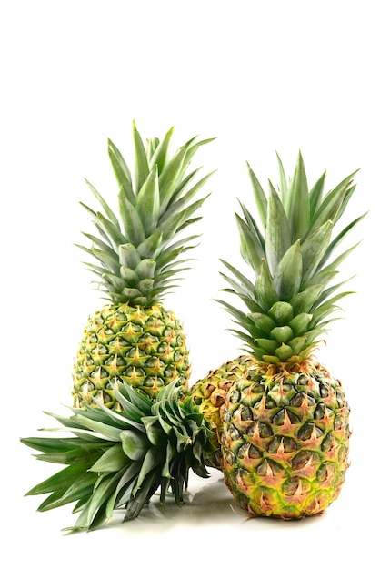 Ananas isolé sur blanc.