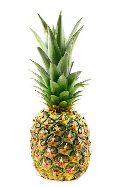 Ananas isolé sur blanc