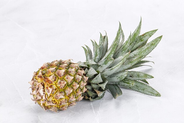 Ananas tropical naturel mûr bio doux