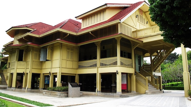 Ancien bâtiment en bois et architecture en bois antique Dara Phirom Palace Museum Learning Resource of Lanna Culture Office of Art Culture for thai people travel visit in Chiang Mai Thailand