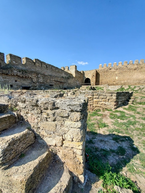 Ancien bâtiment de mur de pierre de forteresse