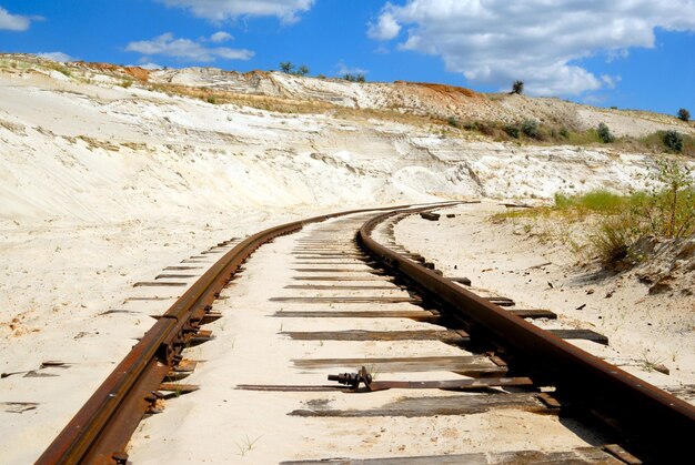 Ancien embranchement en sable à carrière