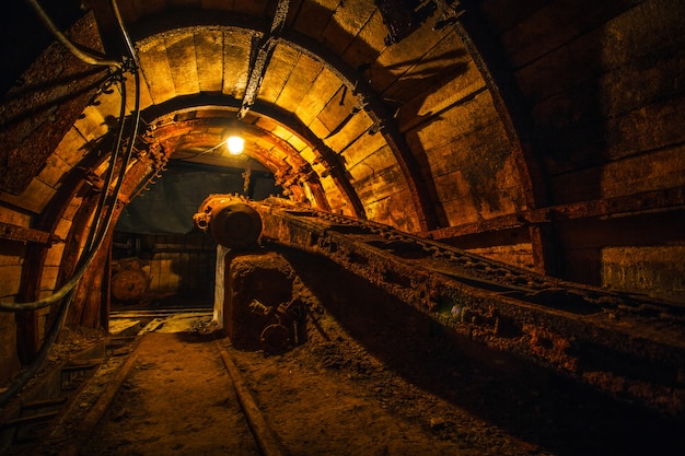 Ancien équipement dans une mine de charbon