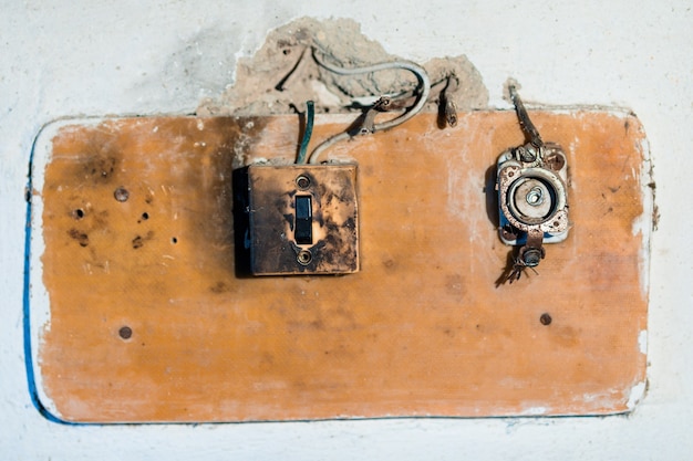 Ancien interrupteur électrique dans la maison