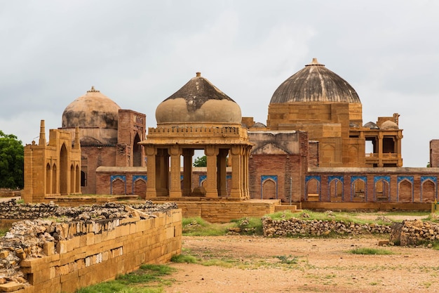 Ancien mausolée à Makli Hill à Thatta, au Pakistan. Nécropole, cimetière