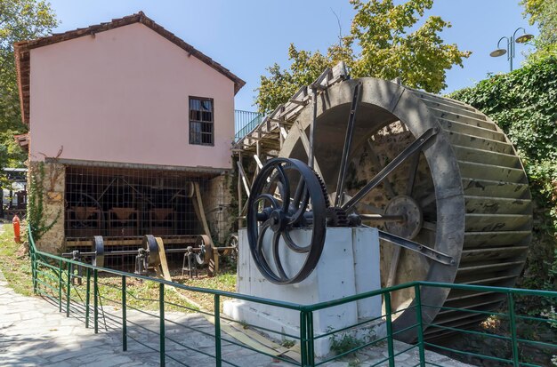 Photo ancien moulin à eau dans la ville d'edessa grèce macédoine centrale