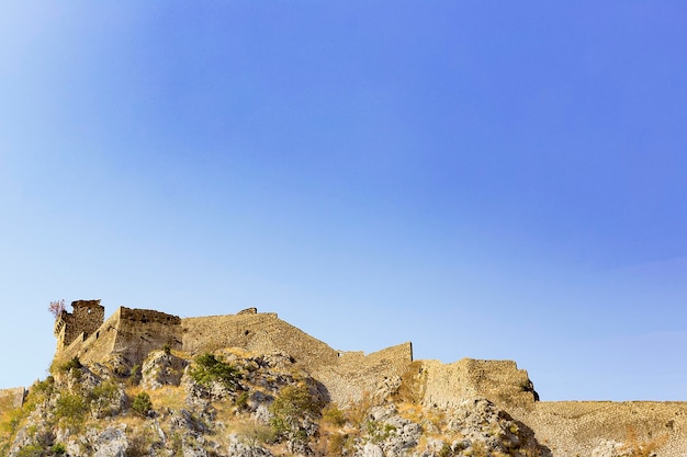 Ancien mur dans les montagnes la forteresse