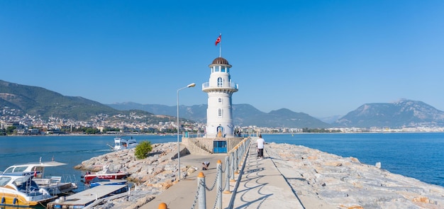 L'ancien phare du port de la ville turque d'Alanya