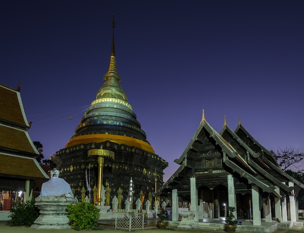 Ancien temple de Wat Phra That Lampang Luang en Thaïlande